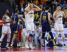 包含辽宁男篮士气爆棚，全锦赛次回合遇上广州队，目标明确直指晋级的词条