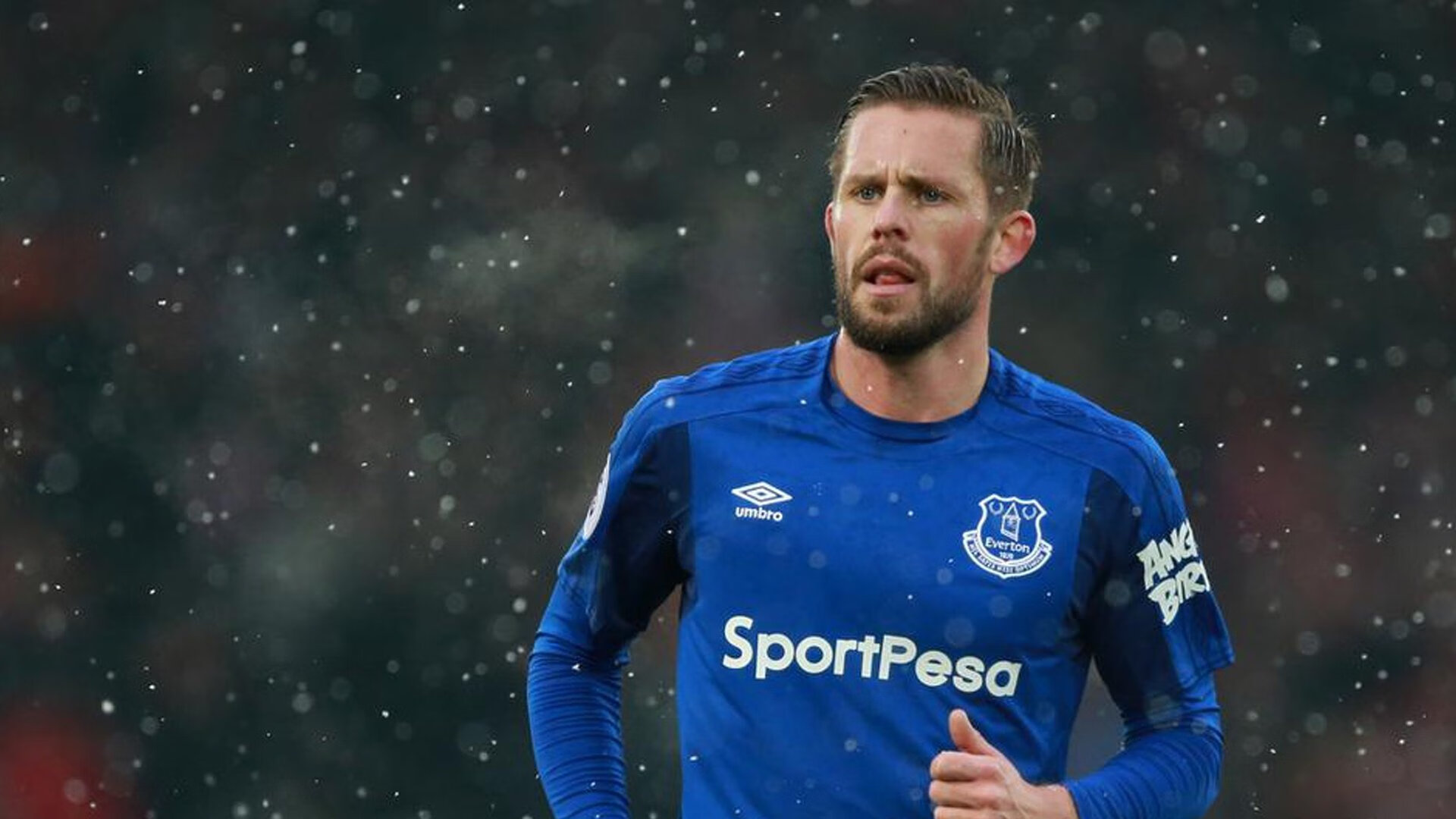 包含足总杯半决赛爆出冷门！迈阿密热火鏖战武汉三镇，争冠形势突变的词条